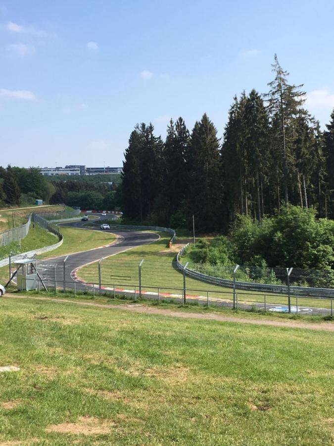 Gaestezimmer Melina Am Nuerburgring 아데나우 외부 사진