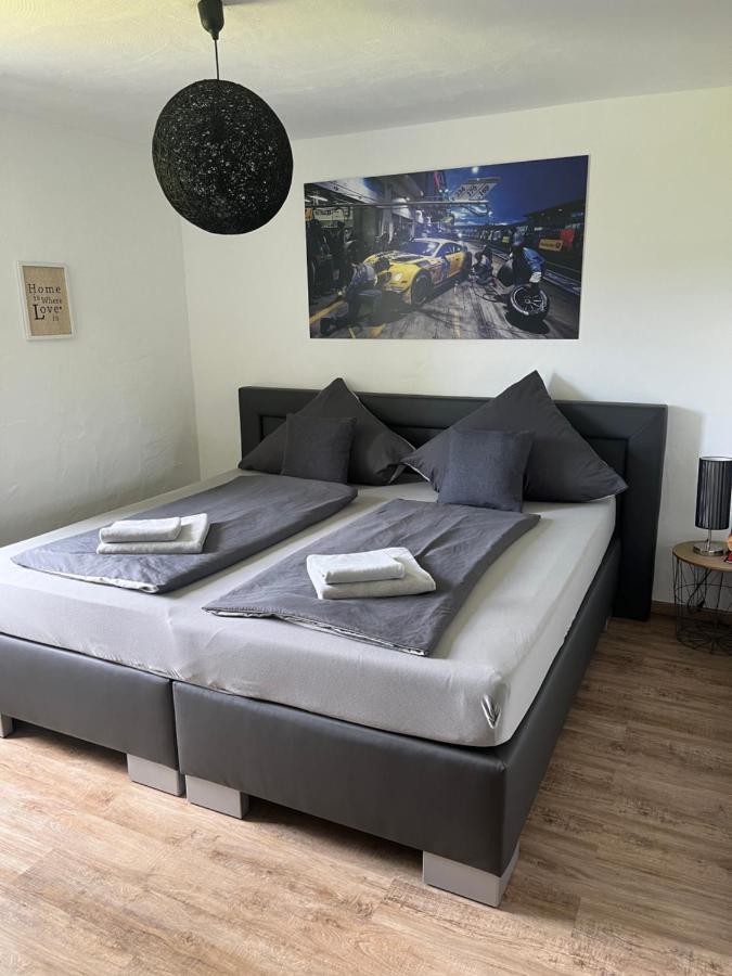 Gaestezimmer Melina Am Nuerburgring 아데나우 외부 사진